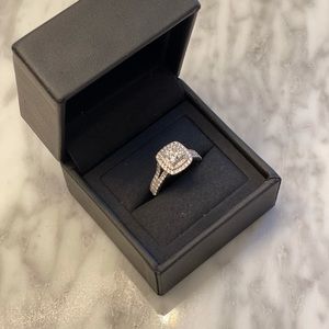 Diamond engagement ring Vera wang Zales